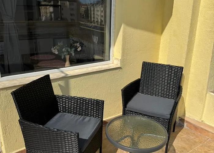 студиа осака Солнечный берег